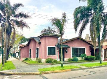 Casa · 120m² · 5 Ambientes · 1 Cochera · Venta Casa 5 Ambientes en Esquina – Martínez