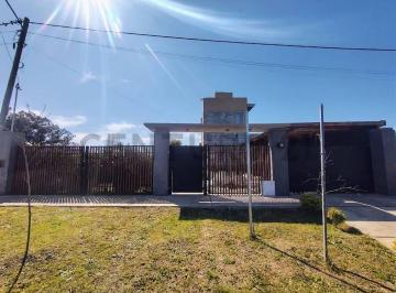 Casa · 83m² · 2 Ambientes · 2 Cocheras · Casa en Venta Mar y Sol