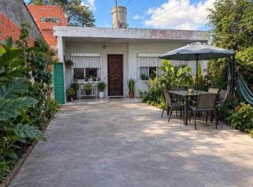Casa · 90m² · 4 Ambientes · 2 Cocheras · Casa Quinta en Talar con Pileta y Parrilla