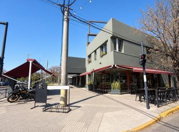 Local comercial , Rosario · Estrategica Esquina en Fisherton
