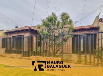 Casa · 145m² · 4 Ambientes · 2 Cocheras · Casa 3 Dorm. con Pileta en Aldo Bonzi Apto Crédito
