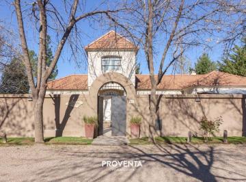 Casa de 10 ambientes, Chacras de Coria · Venta Casa Chacras de Coria Callejon Privado Seguro con Porton Automatico Cava y Parque con Piscina