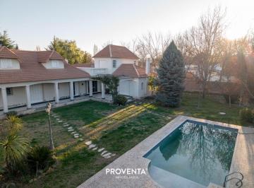 Casa de 10 ambientes, Chacras de Coria · Venta Casa Chacras de Coria Callejon Privado Seguro con Porton Automatico Cava y Parque con Piscina