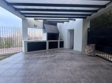 Casa de 6 ambientes, Chacras de Coria · Casa en Alquiler en Chacras