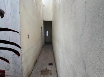 PH en Venta de 3 ambientes Piñeyro · PH de Tres Ambientes Sin Expensas Cercano a La Av Hipólito Yrigoyen en Piñeyro, Apto Crédito