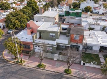 Casa de 5 ambientes, Córdoba · Casa en Venta Los Naranjos - 3 Dorm., Cochera y Patio