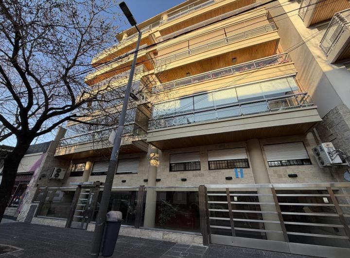 Departamento · 123m² · 4 Ambientes · 1 Cochera