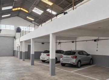 Depósito · 273m² · 1 Cochera · Alquiler Excelente Deposito en Villa Dominico