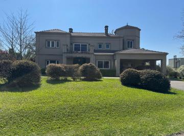 Casa · 450m² · 5 Ambientes · 2 Cocheras · Casa en Venta en Country del Jockey