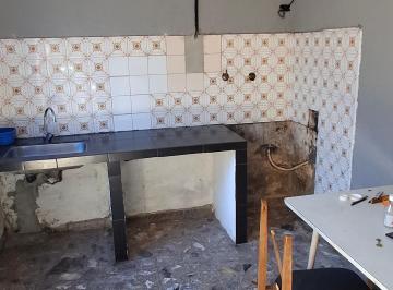 Departamento en Alquiler de 2 ambientes Remedios de Escalada · Departamento Al Frente