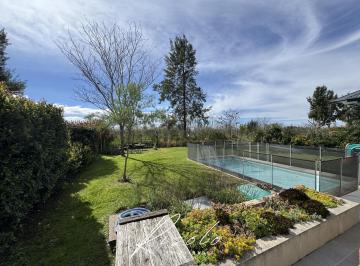 Casa · 151m² · 5 Ambientes · 1 Cochera · Casa en Venta, Pileta, Parrilla. 3 Dorm.. Barrio Cerrado. Zona Norte, Escobar