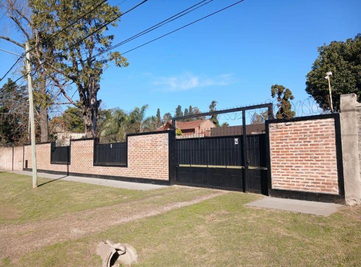 Casa · 390m² · 4 Ambientes · 3 Cocheras