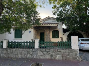 Casa · 211m² · 5 Ambientes · Se Vende Casa Sobre Calle Maipu 5 Ambientes