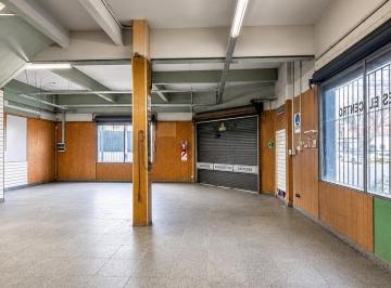 Bodega-Galpón · 367m² · 3 Cocheras · Esquina Comercial Sobre Av Illia – 367 m² – Local, Depósito y Oficinas