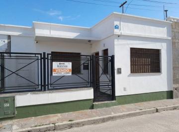 Ingreso a propiedad · Venta Hermosa Casa en El Centro de Trelew