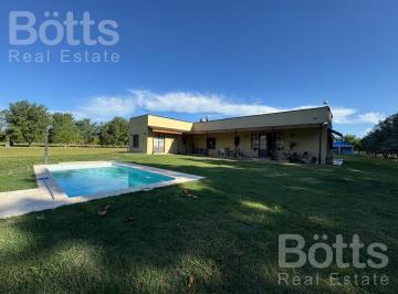 Casa · 124m² · 4 Ambientes · 4 Cocheras · Venta Casa en Club de Campo. Villa Elisa - Entre Ríos