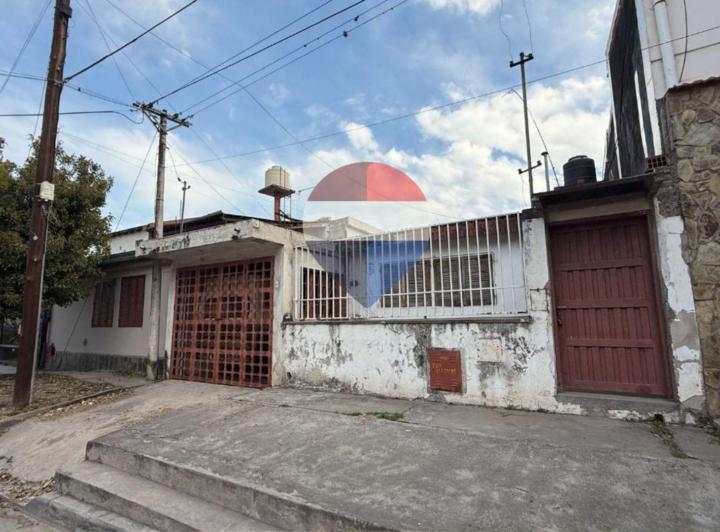 Casa · 90m² · 5 Ambientes · 1 Cochera