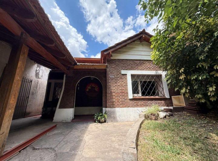 Casa · 200m² · 4 Ambientes · 1 Cochera