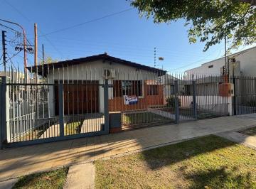 Casa · 131m² · 7 Ambientes · 3 Cocheras · Casa Ideal Para Familia en Guaymallén