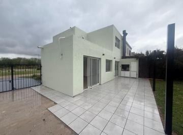 Casa · 100m² · 4 Ambientes · 1 Cochera · Alquiler Casa en "Casas de Santa Ana"