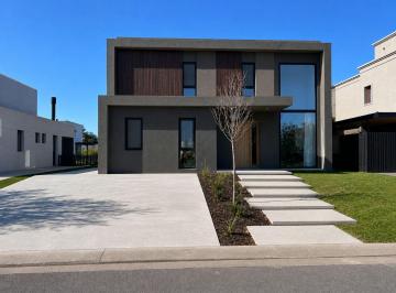 Casa · 245m² · 5 Ambientes · 2 Cocheras · Venta Casa a Estrenar Nordelta Barrio Carpinchos