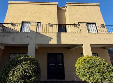 Casa · 380m² · 6 Ambientes · 4 Cocheras · Venta de Casa en Esquina Corrientes