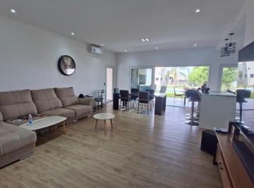 Casa · 156m² · 4 Ambientes · 4 Cocheras · Vta Casa 4 Ambientes en Santa Isabel 2