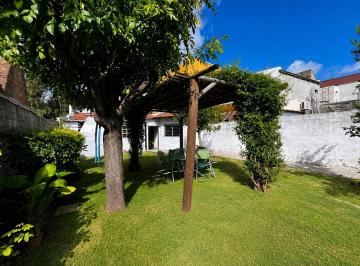Casa · 127m² · 3 Ambientes · 1 Cochera · Casa Venta La Plata 2 Dorm. Apto Banco