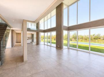 Casa · 215m² · 5 Ambientes · 2 Cocheras · Casa en Venta en Puertos, Escobar, G. B. a. Zona Norte