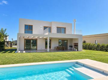 Casa · 190m² · 6 Ambientes · 1 Cochera · Casa en Venta en El Cantón, Escobar, G. B. a. Zona Norte