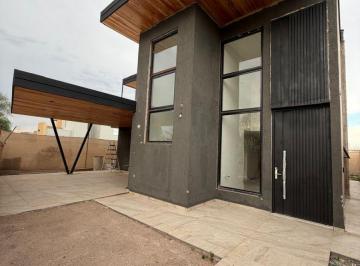 Casa de 5 ambientes, Russell · Venta Casa Barrio Lomas de Russell
