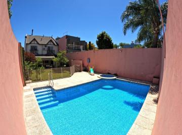 Casa · 242m² · 6 Ambientes · 2 Cocheras · Casa en Villa Devoto