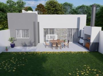 Casa · 80m² · 3 Ambientes · 1 Cochera · Venta Casa a Terminar, Barrio La Martina General Roca