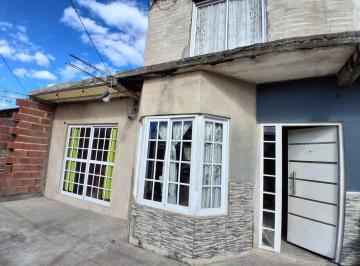 Casa · 124m² · 4 Ambientes · 1 Cochera · Venta Casa 3 Ambientes Florencio Varela