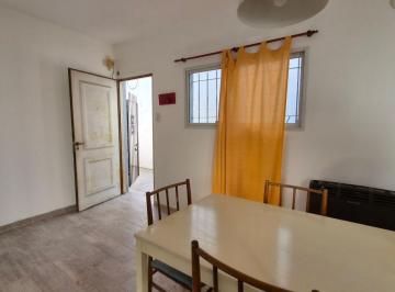 PH de 3 ambientes, Rosario · PH de 75 m² con 1 Dormitorio y Escritorio en Venta en República de La Sexta