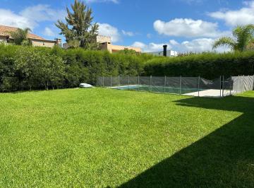 Casa · 200m² · 4 Ambientes · Casa en Alquiler en Alisos