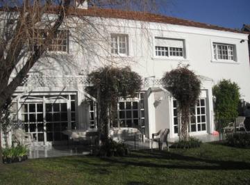 Casa · 300m² · 7 Ambientes · 2 Cocheras · Casa en Alquiler Barrio San Juan. San Isidro