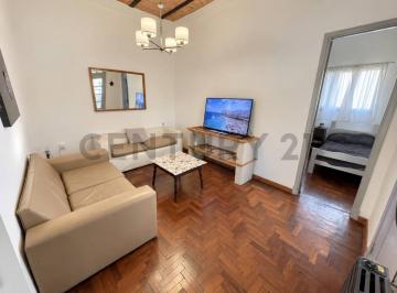 Casa · 270m² · 10 Ambientes · Venta - Permuta Casa Multifamiliar con Patio y Terrazas - Parque Chacabuco