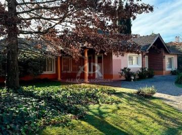 Casa · 1120ha · 3 Dormitorios · 1 Cochera · Casa en El Barrio La Concepción de Luján