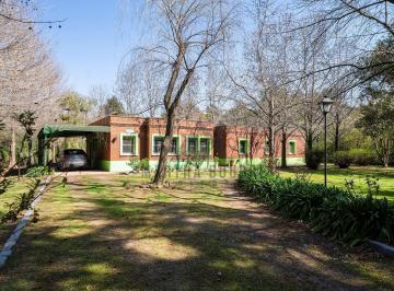 Casa · 177m² · 5 Ambientes · 2 Cocheras · Casa en Venta Ubicado en El Solar de Capilla, Pilar, G. B. a. Zona Norte
