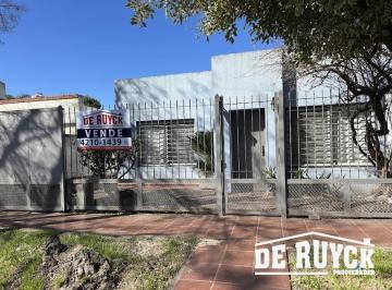 Casa · 154m² · 4 Ambientes · 2 Cocheras · Casa con Lote de 10x40 Quilmes Oeste