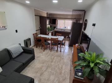 Casa · 110m² · 4 Ambientes · 1 Cochera · Casa 2 Dorm. | Reciclada | Barrio Nuestra Sra. de La Guardia