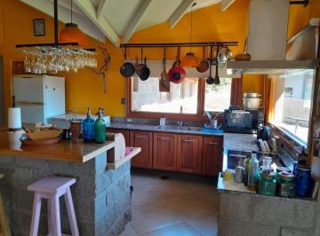 Casa · 196m² · 5 Ambientes · 1 Cochera · Casa en Venta en "Girasoles del Limay" Dina Huapi