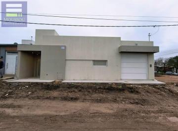 Casa · 100m² · 3 Ambientes · 2 Cocheras · Casa - Gualeguaychu