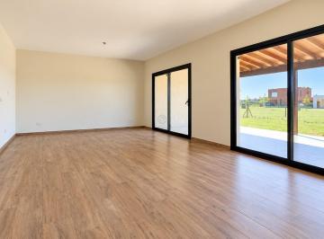 Casa · 160m² · 5 Ambientes · 1 Cochera · Casa en Venta en Riberas, Puertos, Escobar. Financiación. Pileta. Escritorio