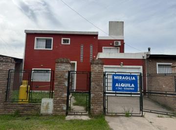 Casa · 300m² · 5 Ambientes · 1 Cochera · Casa en Alquiler 5 Ambientes Pileta en Tierra de Sueños - Alvear