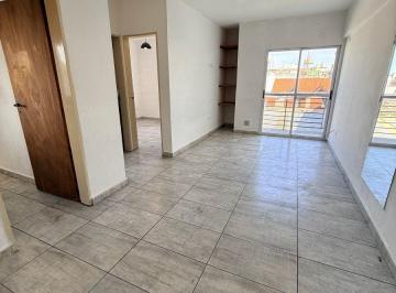 Departamento de 2 ambientes, Hurlingham · Departamento de 40 m² con Cochera en Alquiler en Hurlingham