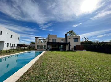 Casa · 280m² · 5 Ambientes · 2 Cocheras · Alquiler Anual Casa Amoblada en Haras Santa María Los Robles Ls