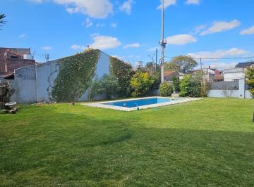 Casa · 250m² · 4 Ambientes · 2 Cocheras · Casa Chalet en Venta en Haedo, Morón, G. B. a. Zona Oeste