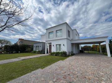 Casa · 219m² · 7 Ambientes · 4 Cocheras · Casa Venta Haras Santa María Escobar Lote Interno Molino Norte